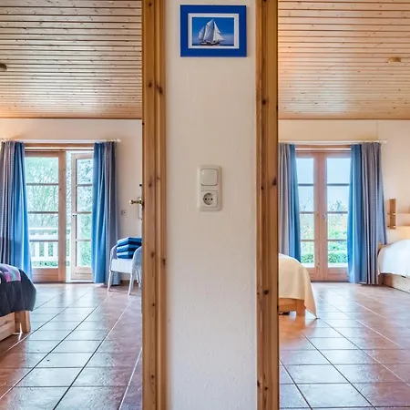 Blaue Haus In Nieby * Nieby (Nieby, Schleswig-Flensburg)